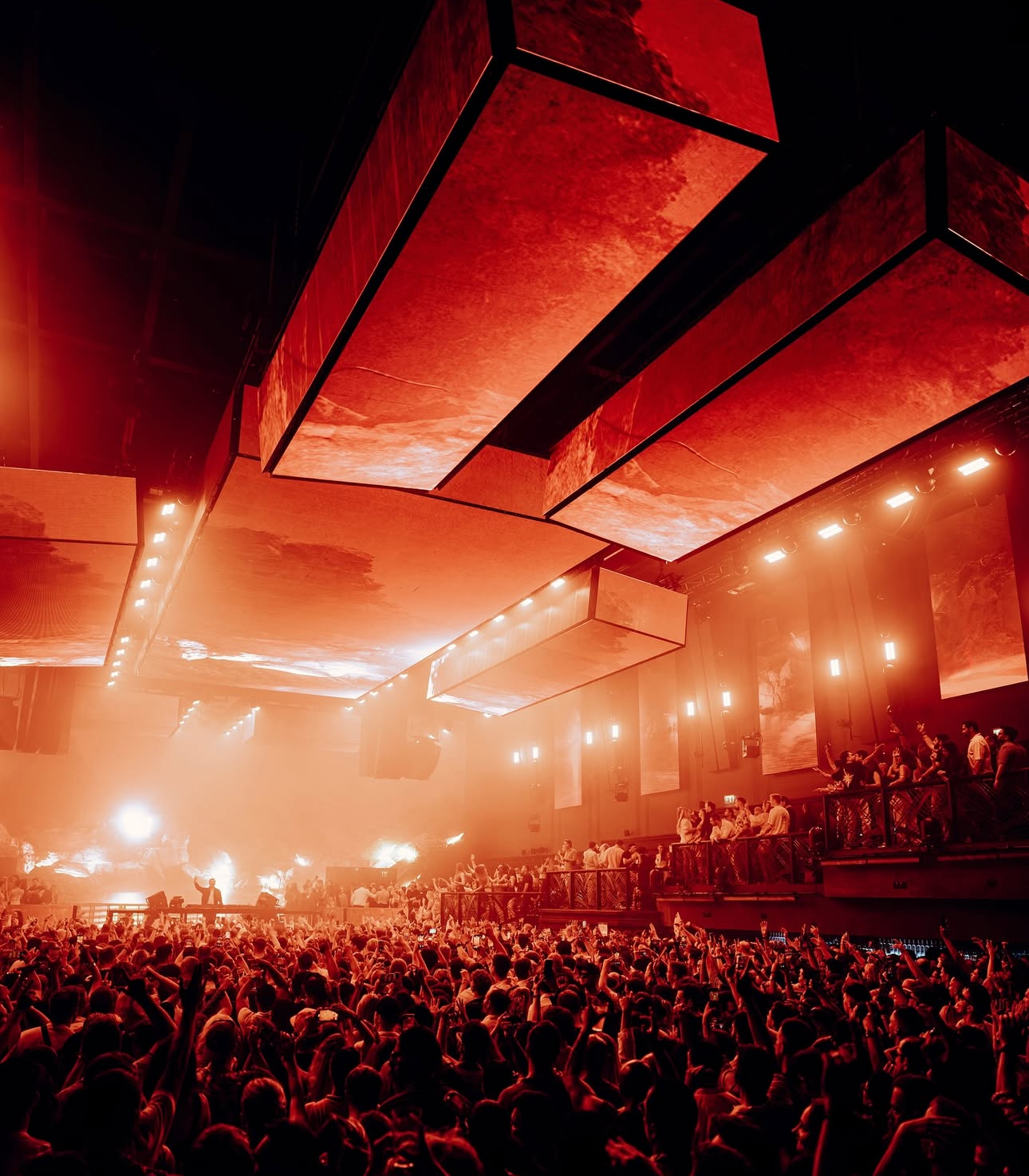 DAVID GUETTA - GALACTIC CIRCUS BLUE LIGHT CEILING